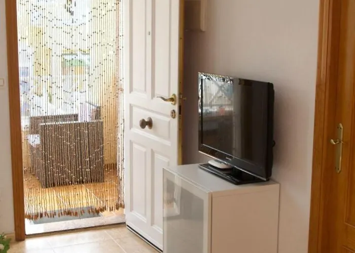 Διαμέρισμα Mit Dachterrasse Und Balkon Gemeinschaftspool- In Der Naehe Von By Interhome